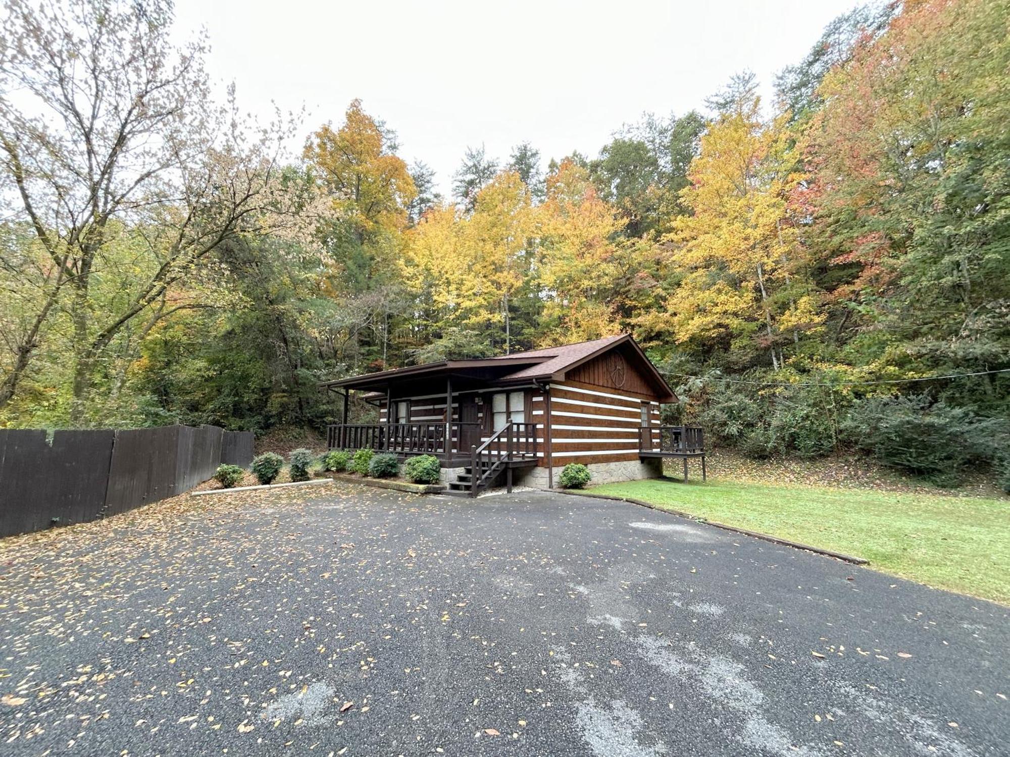 Tucked Away Cabin Pigeon Forge Buitenkant foto